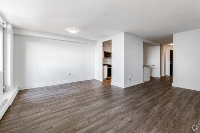 1BR, 1BA - 829SF - Living Room - 580 THE EAST MALL