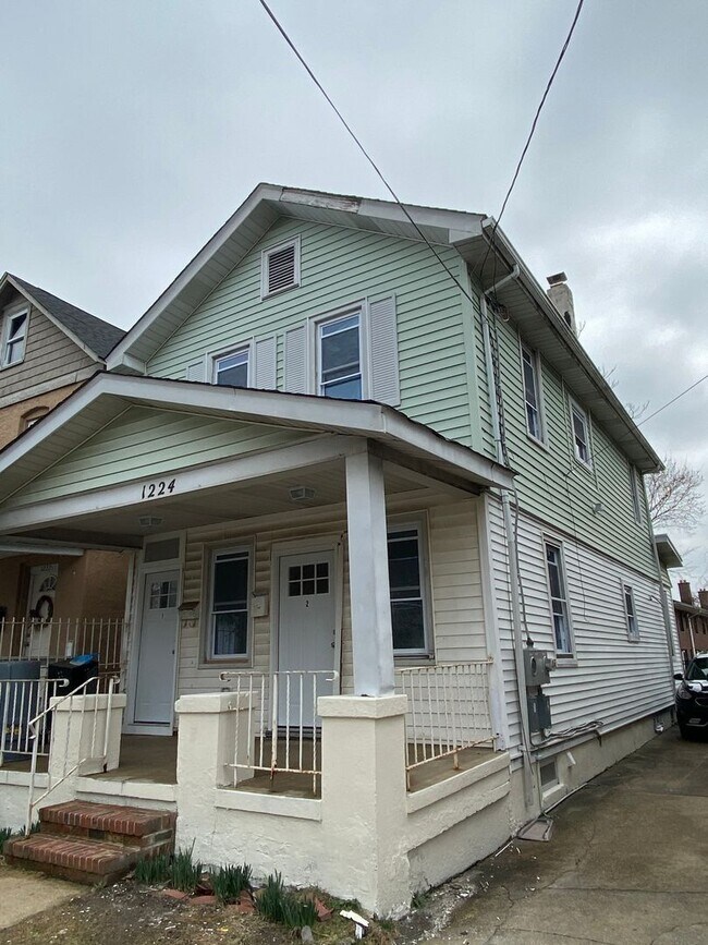 Foto del edificio - 1224 Monroe Ave
