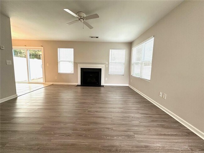 Foto del edificio - 6185 Smoke Ridge Ln