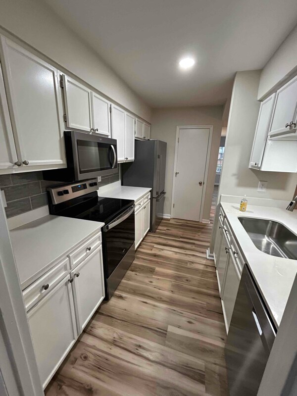 Building Photo - 1028 Hunters Trce