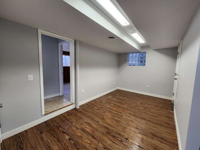 Building Photo - Bright 2 Bed / 1 Bath Apartment in Hammond — Water & Internet Included
