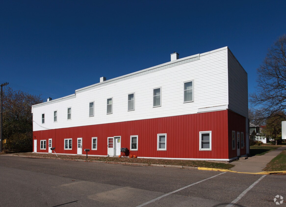 103 Mckay Ave, Spring Valley, WI 54767 Apartments in Spring Valley