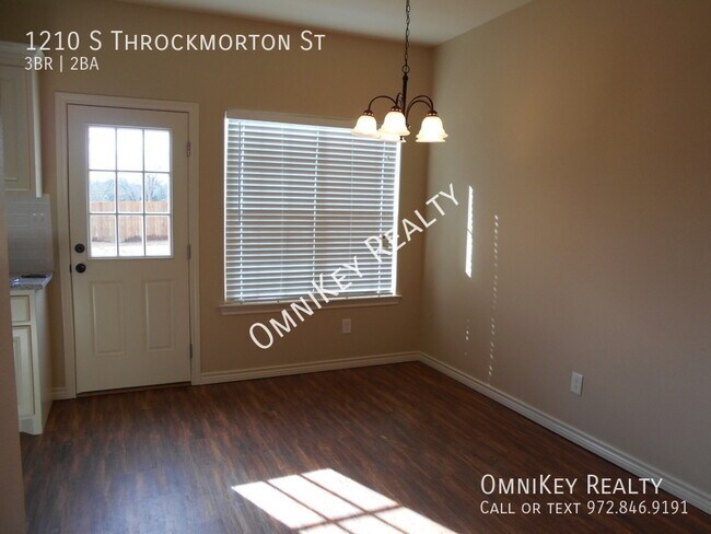 Foto del edificio - 1210 S Throckmorton St