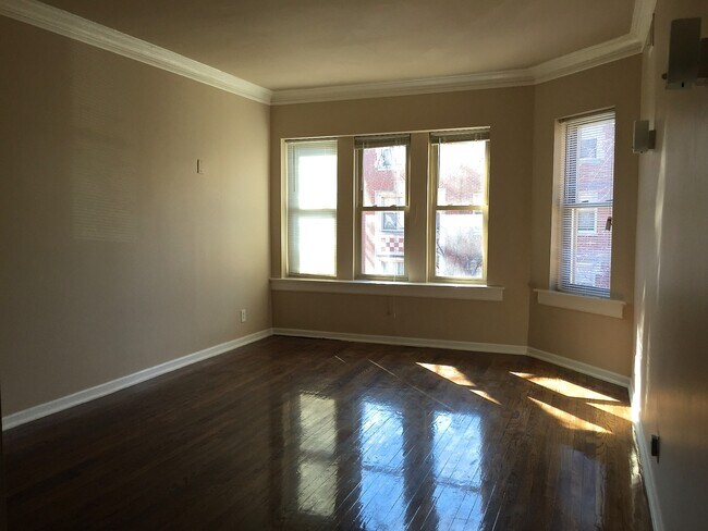 Building Photo - 2648 E 78th St