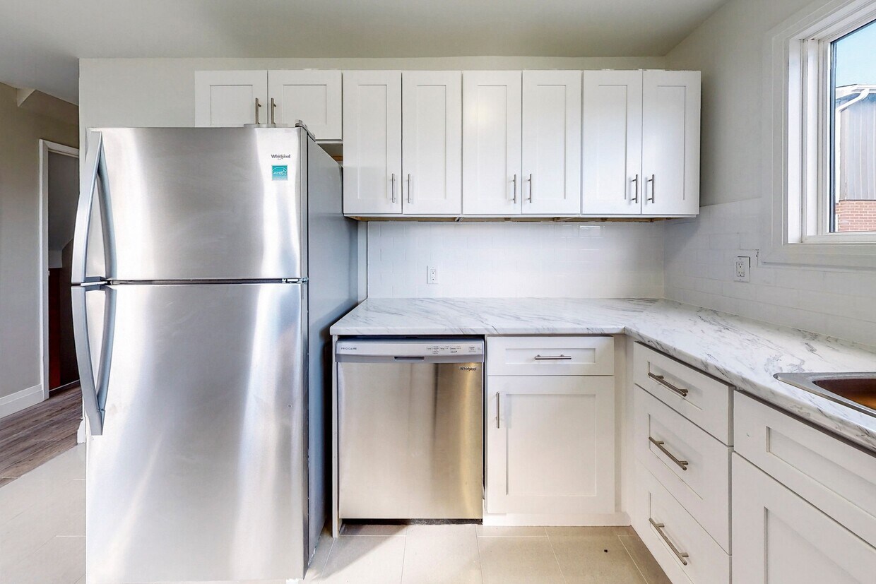 Bedford Gardens Apartments 440 Cumberland St Cornwall, ON