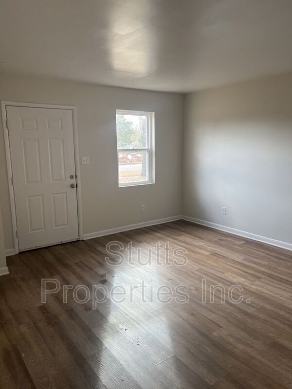 500 W 1st St Unit 2, Tuscumbia, AL 35674 Condo for Rent in Tuscumbia