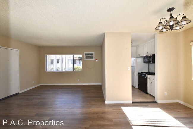 Building Photo - 1 br, 1 bath Apartment - 11204 Peach Grove...