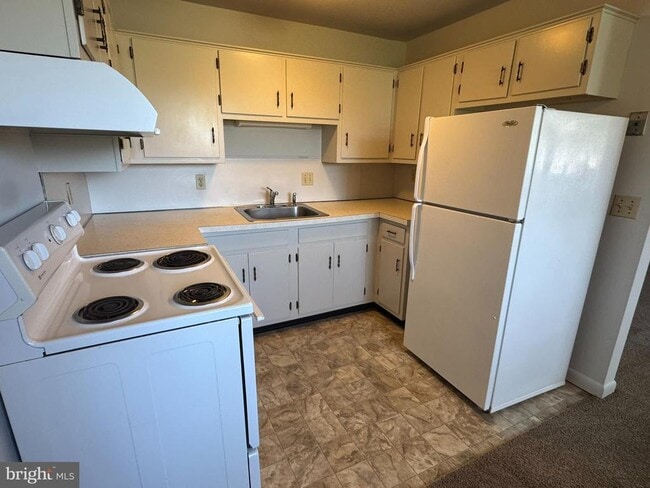 Foto del edificio - 3876 Shadywood Dr