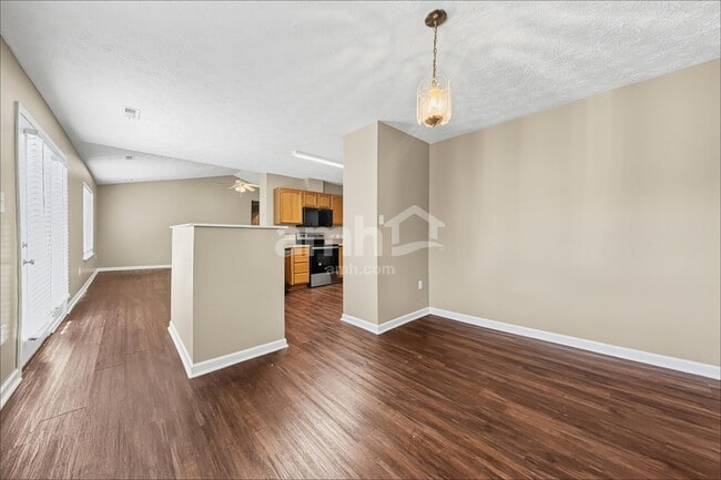 Building Photo - 6100 Glenmay Dr