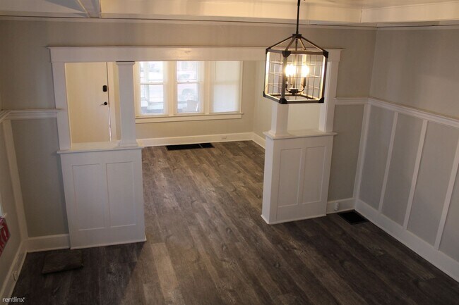 Foto del edificio - 3 br, 1.5 bath Duplex - 3029 Boulevard Place