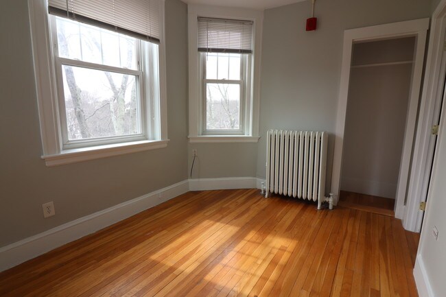 Building Photo - 25 Westbourne Ter