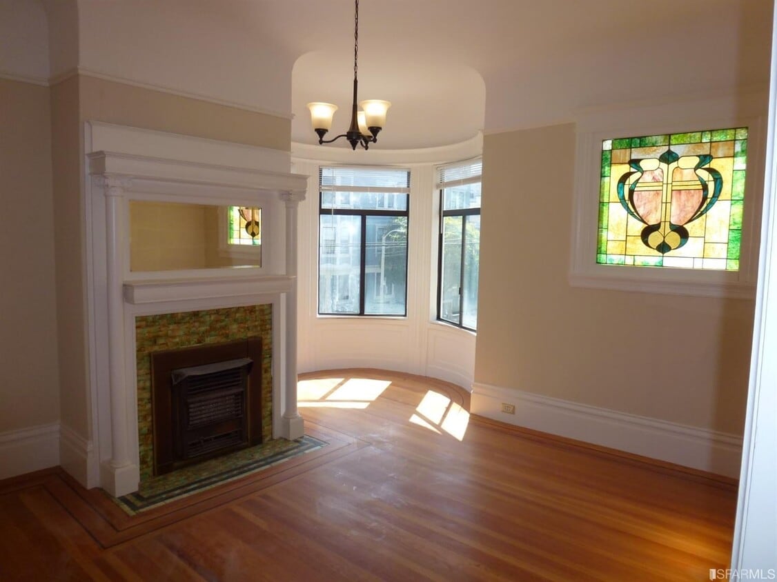 Primary Photo - 2102 Larkin St