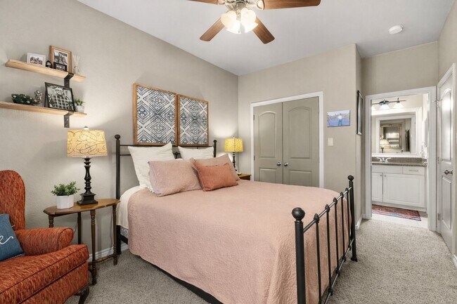 Building Photo - 3825 Silverthorne Ln