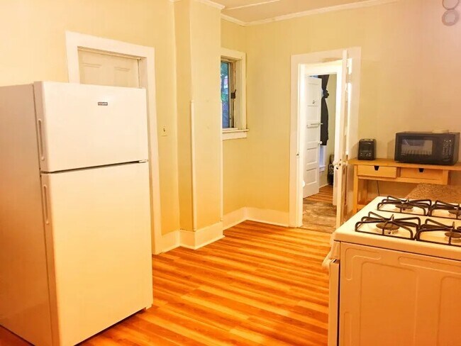 Foto del edificio - 115 Stewart Ave