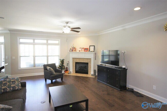 Building Photo - 196 Fernbridge Blvd