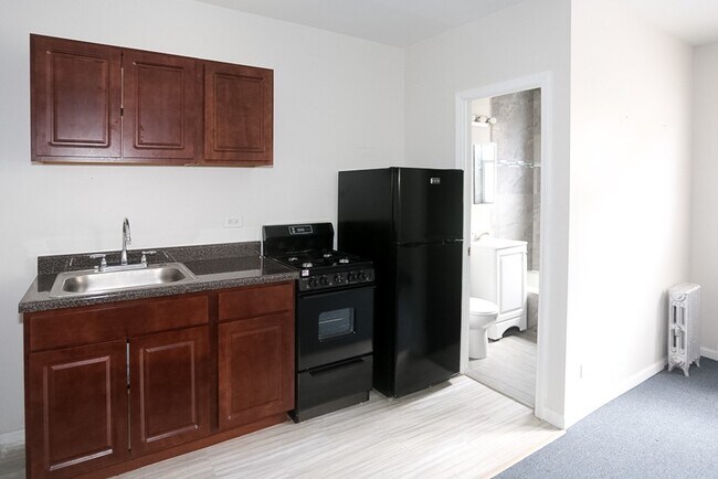 Foto del edificio - 5710 N Winthrop Ave