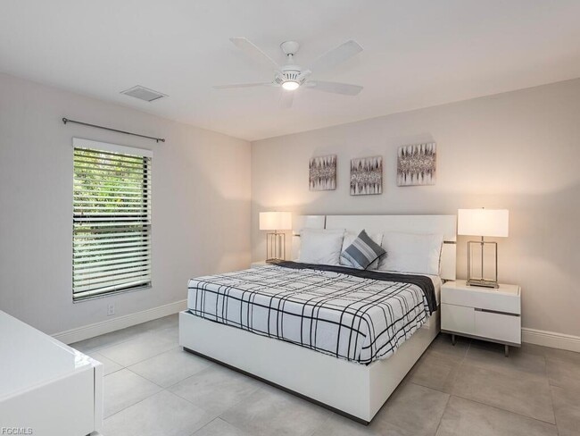 Building Photo - 1334 Center Ln