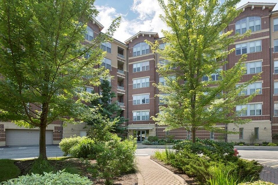 Foto principal - 9350 Skokie Blvd
