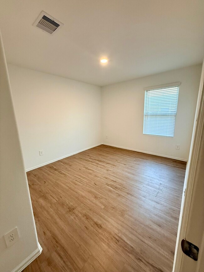 Foto del edificio - 963 Oak Mist Ln