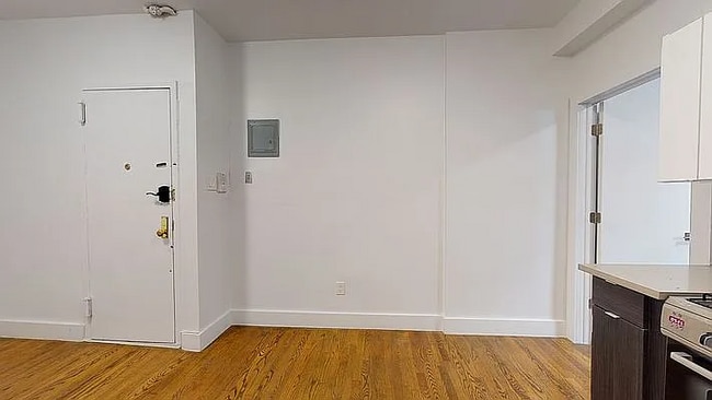 Foto del edificio - 95 E 7th St