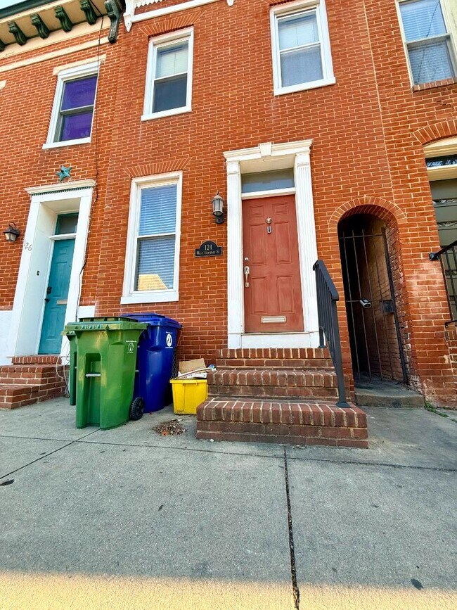 Building Photo - 124 W Hamburg St