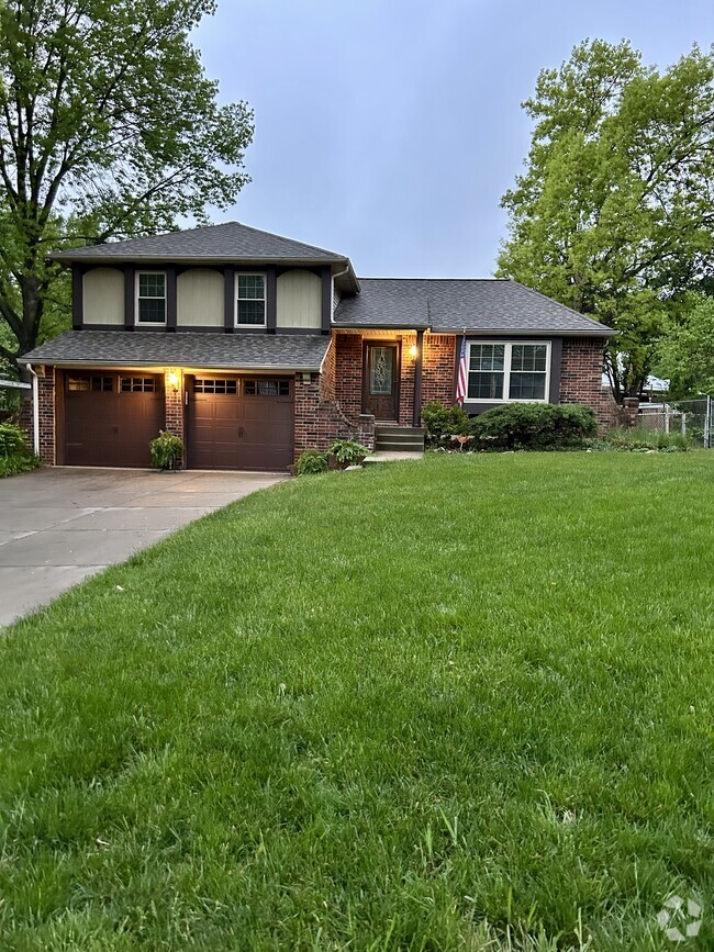 Building Photo - 3012 NW Bristol Ct