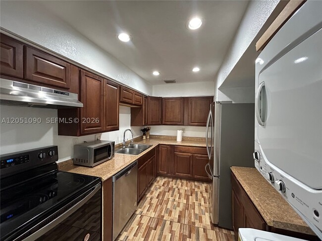 Building Photo - 2215 NW 59th Ave