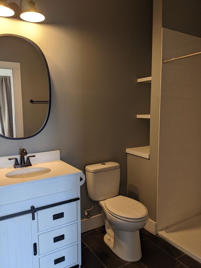 Building Photo - Barnardsville Rental!