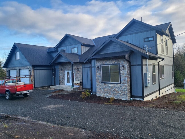 Building Photo - 16031 WA-9