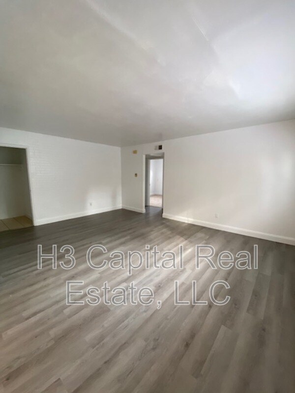 Building Photo - 420 Joseph Dr