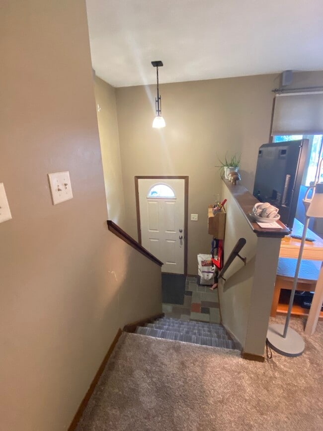 Split-level entry - 1400 Fairfield St