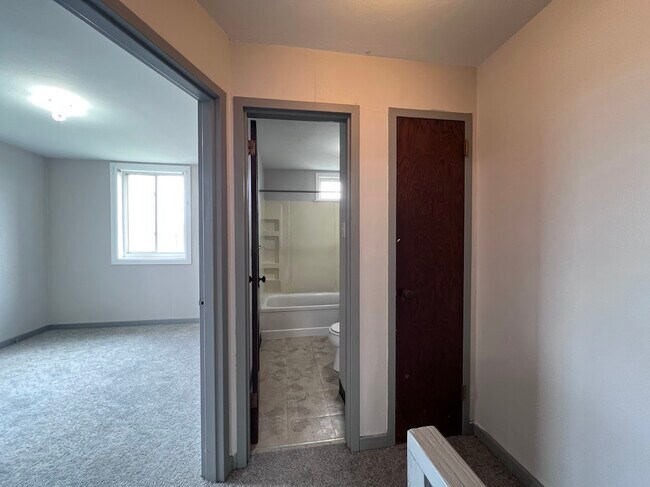 Foto del edificio - 4501 Bataan Ave