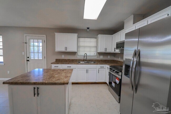 Foto del edificio - 3418 N Blue Angel Pkwy