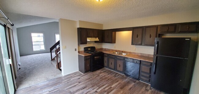 Foto del edificio - 8420 Lane Pl