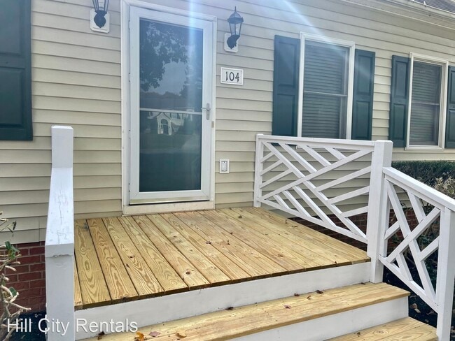 Building Photo - 3 br, 2.5 bath House - 104 Whispering Pine...