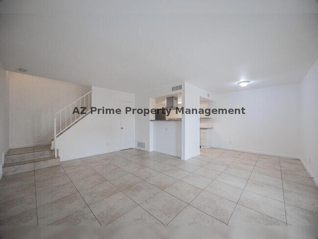 Foto del edificio - 4615 E Jones Ave