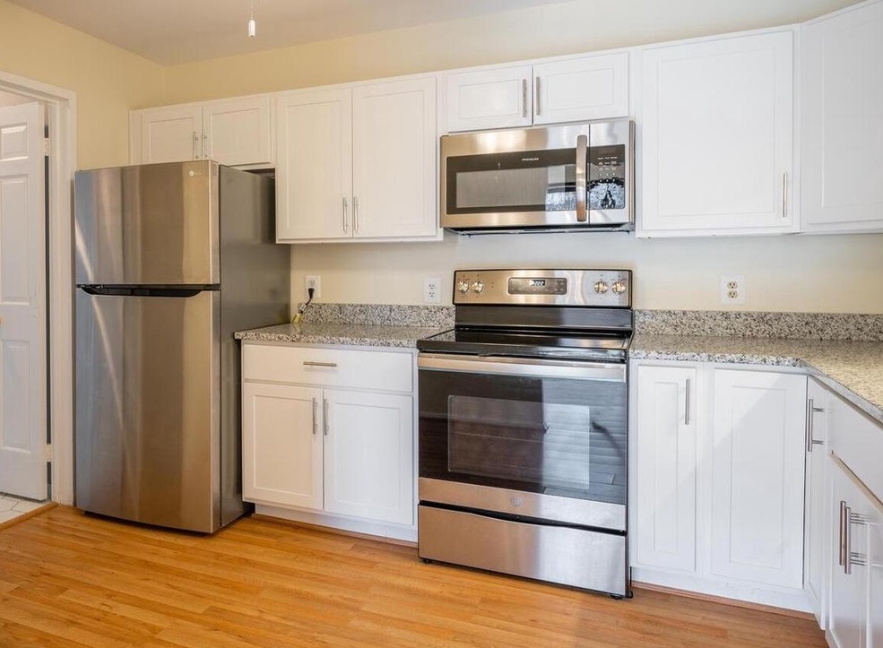 2022 Kitchen - 6800 FLEETWOOD Rd