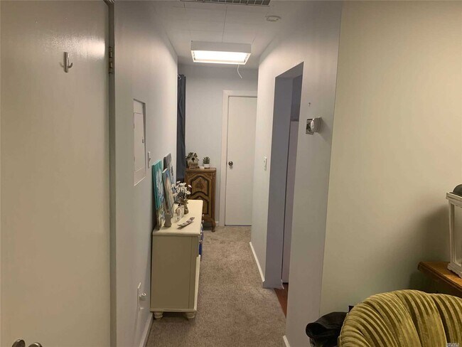 Foto del edificio - 11 N Village Ave