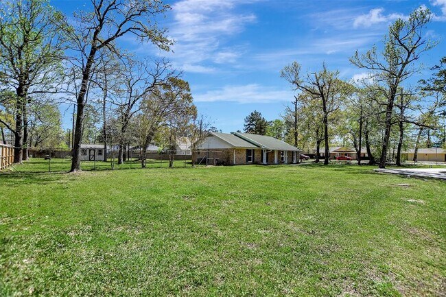Foto del edificio - 25802 Maplewood Dr