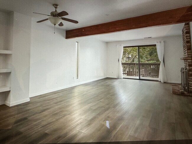 Foto del edificio - 2055 Sierra Rd