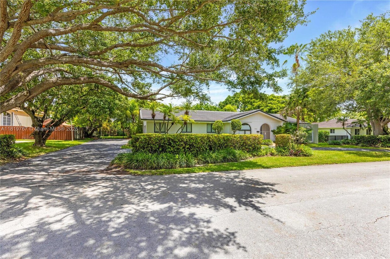 Primary Photo - 7915 SW 166th St