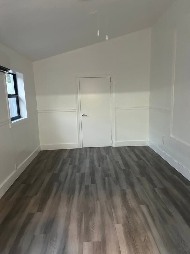 Primary Photo - 210 W 53rd Ter