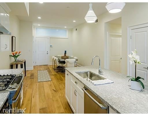 Foto principal - 380 Bunker Hill St