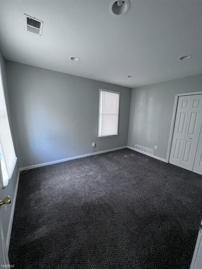 Building Photo - 2 br, 1.5 bath House - 21759 Shakespeare Ave
