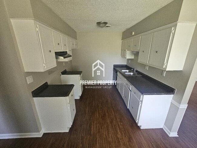 Building Photo - 6814 Greenbark Dr