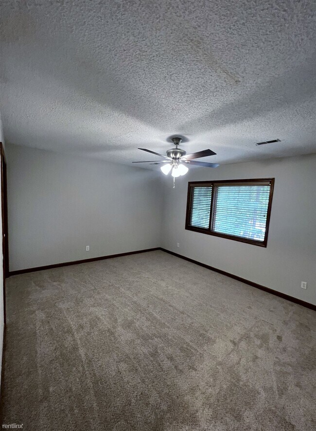 Foto del edificio - 3 br, 3 bath House - 4305 Hunters Club Dr