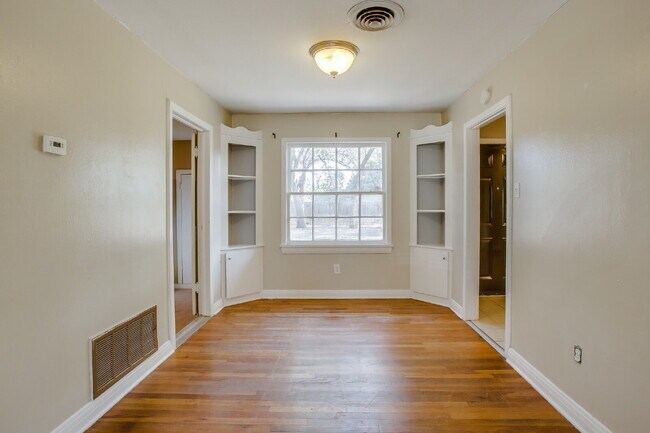 Foto del edificio - Pre-leasing for June!