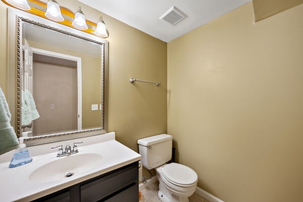 Building Photo - 1310 S Dillon Way