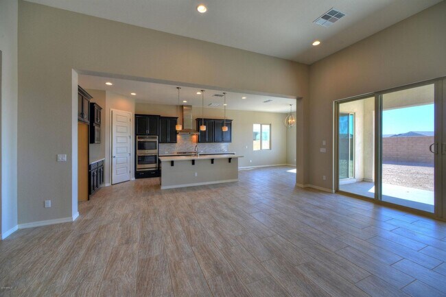 Foto del edificio - Gorgeous Single Level 4 bed 3 bath 3 car garage home at the Meadows community in Peoria