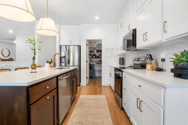 Foto del edificio - 3407 Pinyon Pk Ln